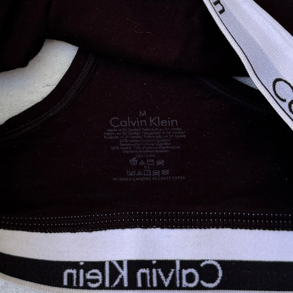 Calvin Klein Black and White Logo Branded Sports Bra Bralette size medium - Picture 9 of 10